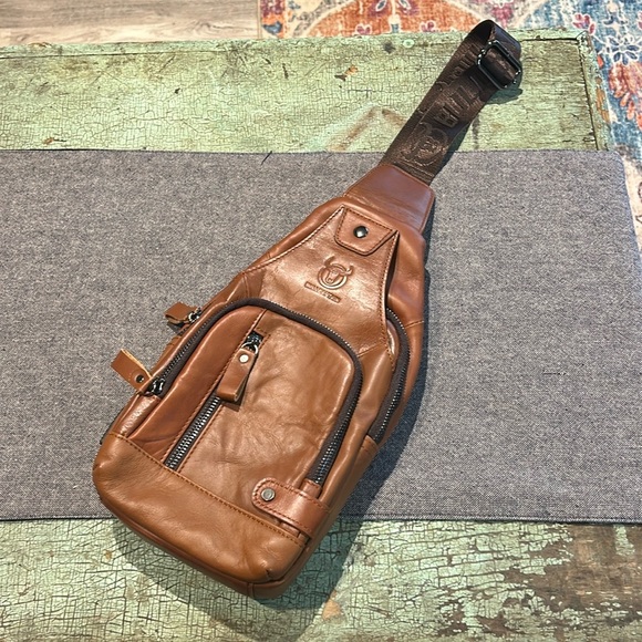 BULLCAPTAIN Leather Men Sling Bag Crossbody Chest Bag Hiking USB Charging Port